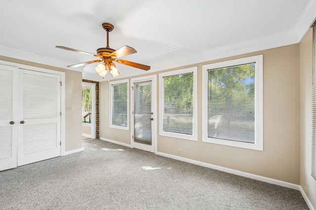 909 Hillcrest Ave, Columbia, TN 38401