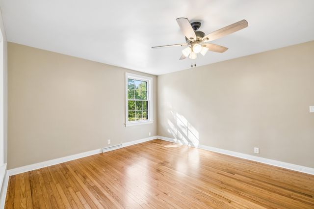 909 Hillcrest Ave, Columbia, TN 38401