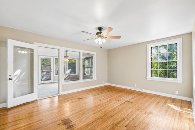 909 Hillcrest Ave, Columbia, TN 38401