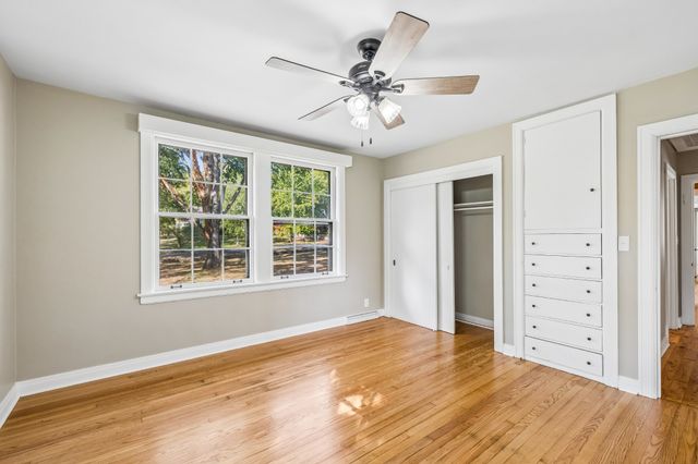 909 Hillcrest Ave, Columbia, TN 38401