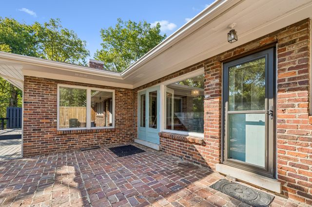 909 Hillcrest Ave, Columbia, TN 38401