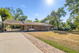 909 Hillcrest Ave, Columbia, TN 38401