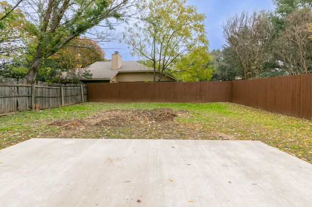 2239 Turf Club Drive, Arlington, TX 76017