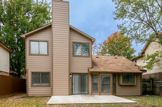2239 Turf Club Drive, Arlington, TX 76017