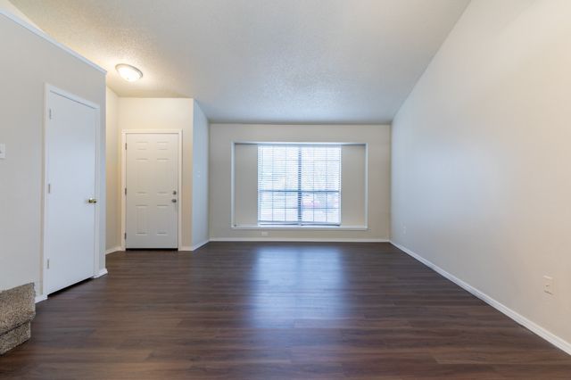 2239 Turf Club Drive, Arlington, TX 76017