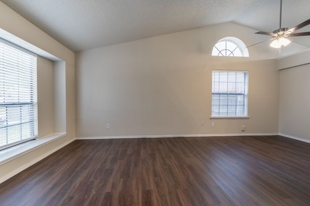 2239 Turf Club Drive, Arlington, TX 76017