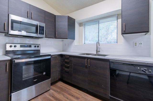 2239 Turf Club Drive, Arlington, TX 76017