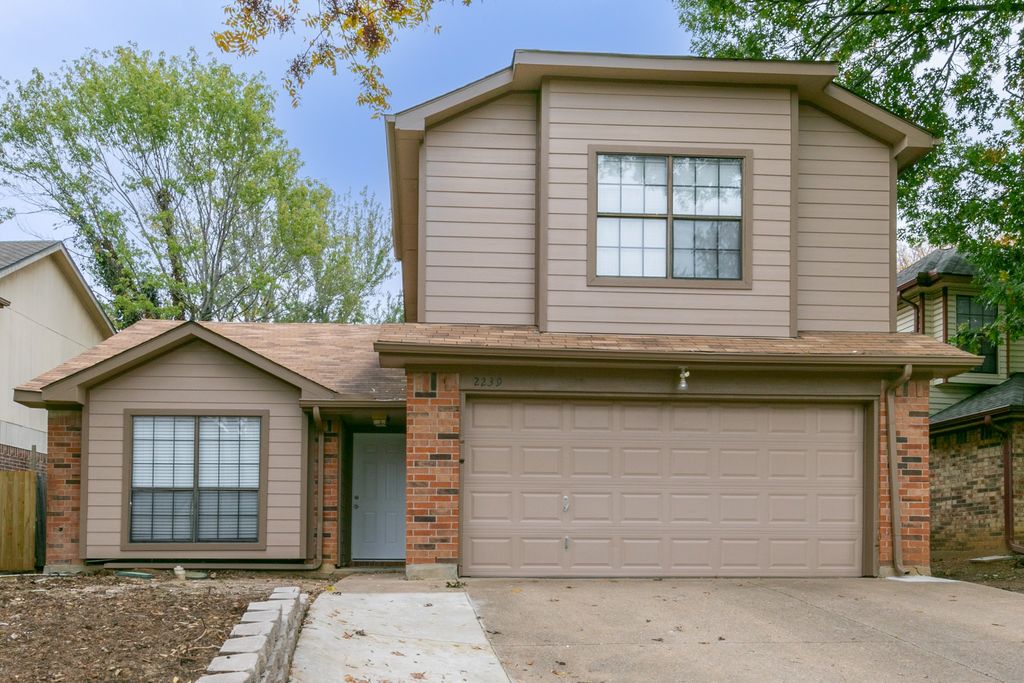 2239 Turf Club Drive, Arlington, TX 76017