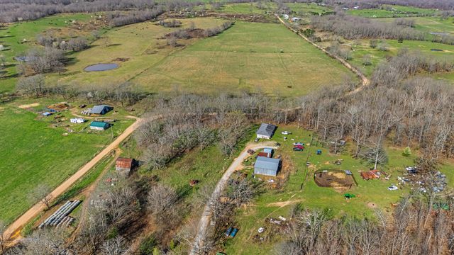 1499 County Road 380, Koshkonong, MO 65692