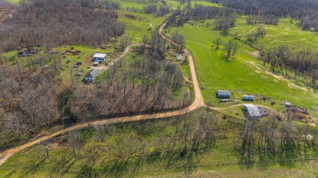 1499 County Road 380, Koshkonong, MO 65692