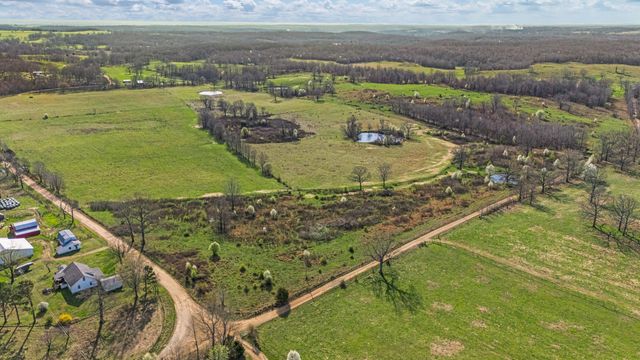 1499 County Road 380, Koshkonong, MO 65692