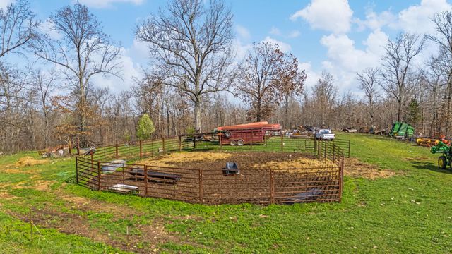 1499 County Road 380, Koshkonong, MO 65692