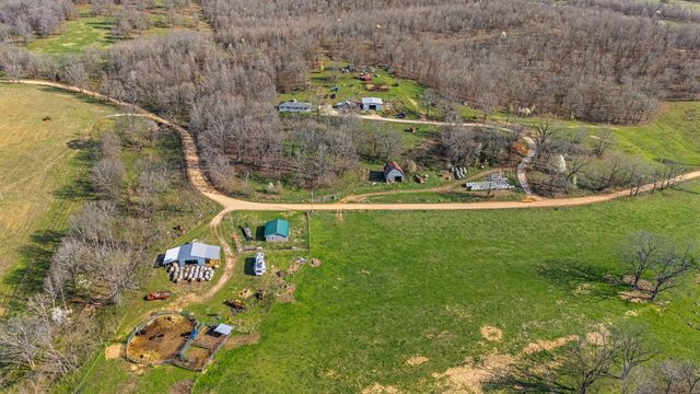 1499 County Road 380, Koshkonong, MO 65692