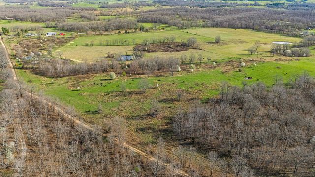 1499 County Road 380, Koshkonong, MO 65692