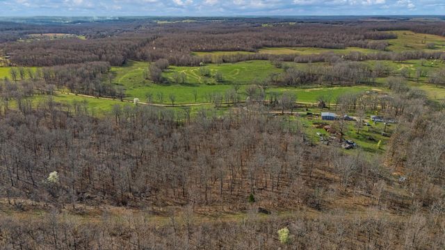 1499 County Road 380, Koshkonong, MO 65692