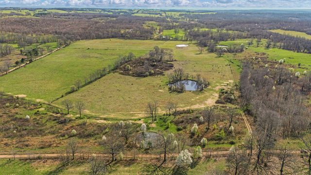 1499 County Road 380, Koshkonong, MO 65692