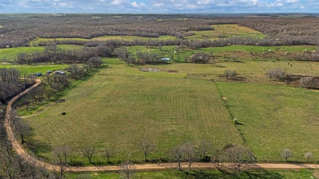 1499 County Road 380, Koshkonong, MO 65692