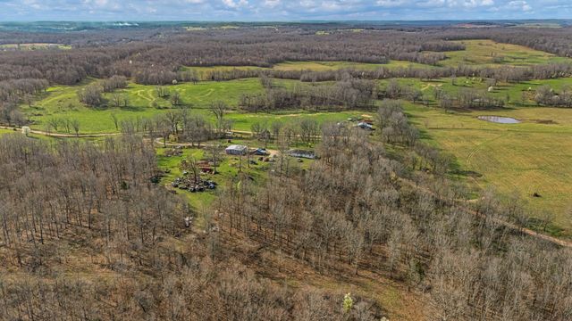 1499 County Road 380, Koshkonong, MO 65692