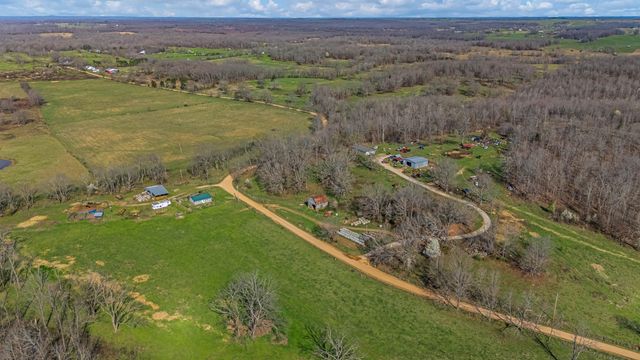 1499 County Road 380, Koshkonong, MO 65692