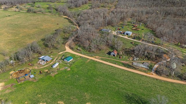 1499 County Road 380, Koshkonong, MO 65692