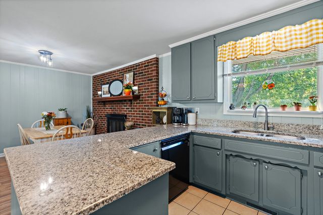 101 Newport Dr, Old Hickory, TN 37138