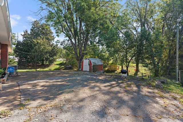 101 Newport Dr, Old Hickory, TN 37138