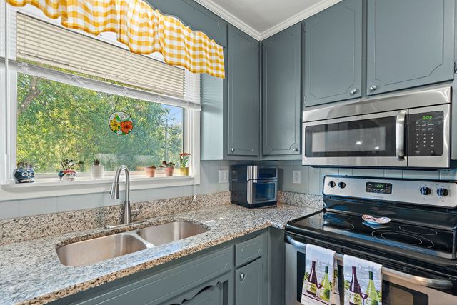 101 Newport Dr, Old Hickory, TN 37138