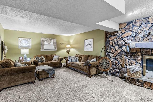 102 Briarwood Circle, Crystal City, MO 63019