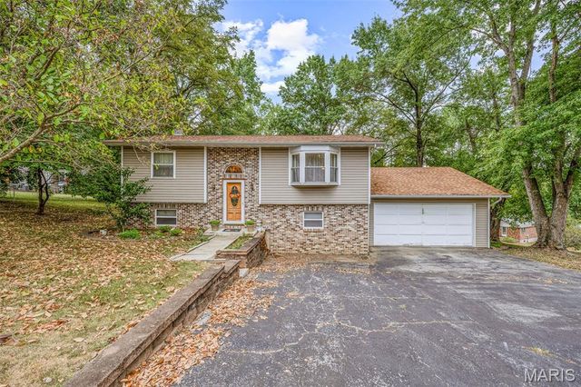 102 Briarwood Circle, Crystal City, MO 63019