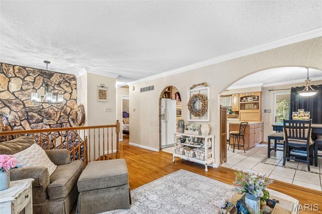 102 Briarwood Circle, Crystal City, MO 63019