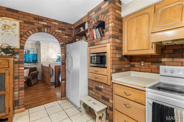 102 Briarwood Circle, Crystal City, MO 63019
