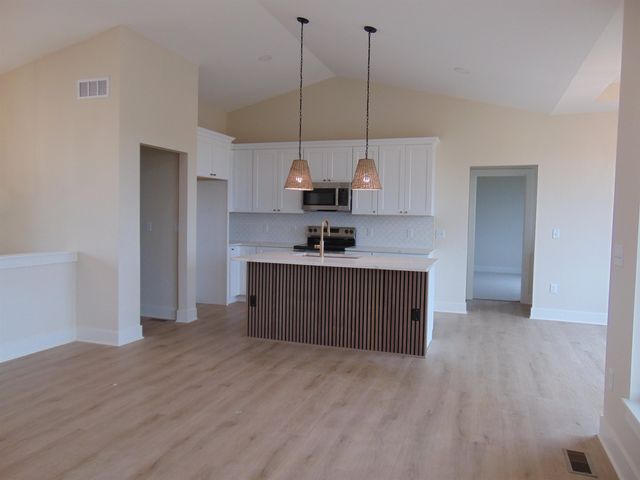 4917 W Calvert St, Wichita, KS 67215