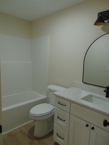 4917 W Calvert St, Wichita, KS 67215