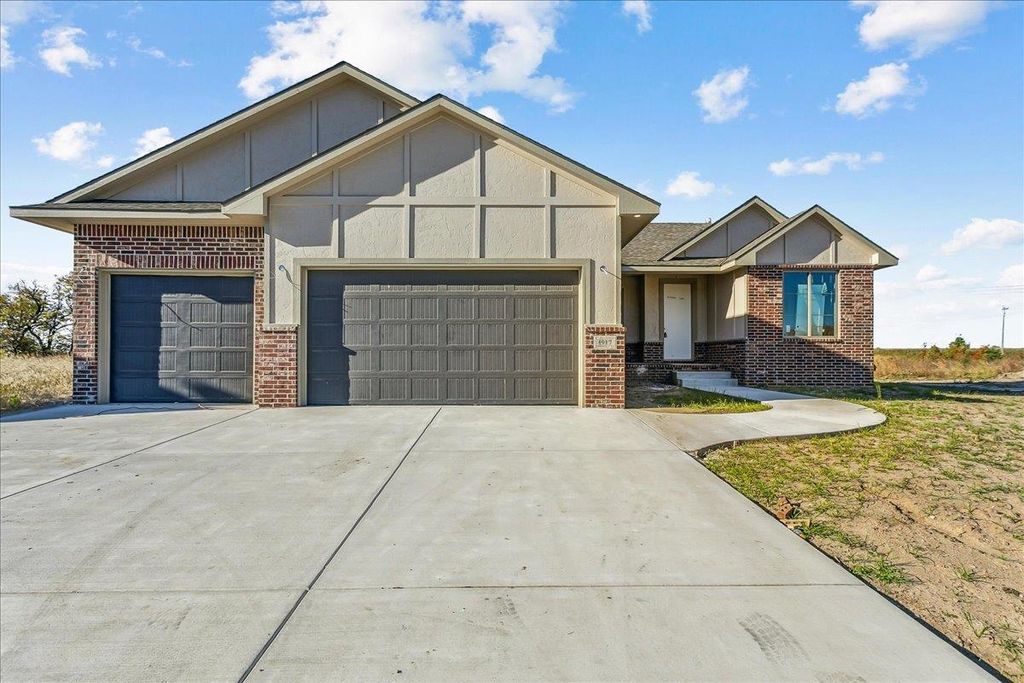 4917 W Calvert St, Wichita, KS 67215