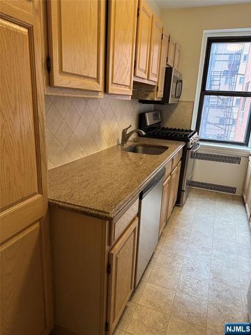 100 Prospect Avenue 2L, Hackensack, NJ 07601