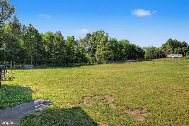 1010 RED LION RD, New Castle, DE 19720