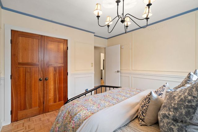 1912 Dupont Avenue S 103, Minneapolis, MN 55403