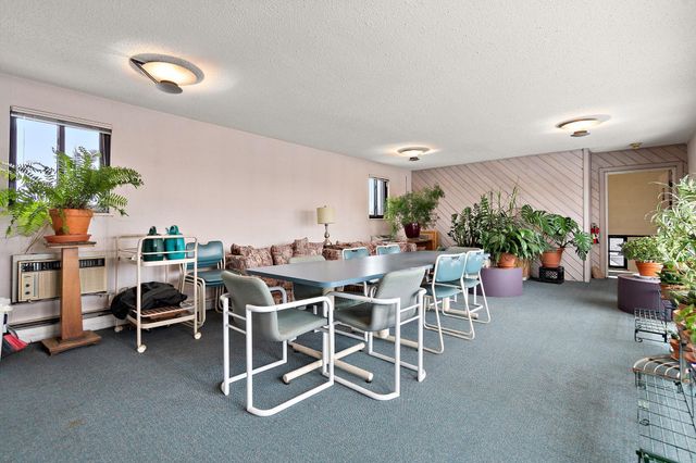 1912 Dupont Avenue S 103, Minneapolis, MN 55403