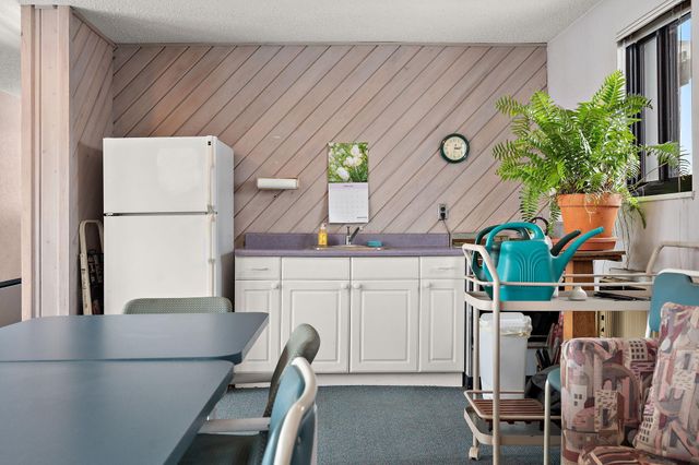 1912 Dupont Avenue S 103, Minneapolis, MN 55403