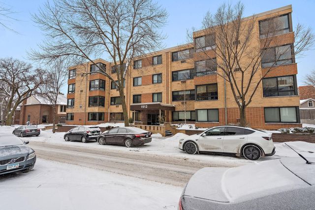 1912 Dupont Avenue S 103, Minneapolis, MN 55403