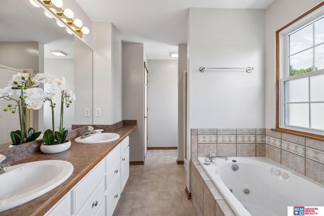 158 W Lombard Drive, Lincoln, NE 68521