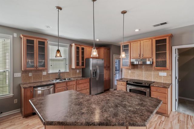 1413 ISLAND TOWN DR, Memphis, TN 38103