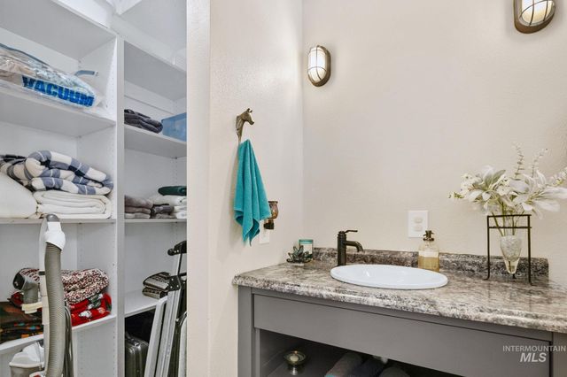 2152 E State Street, Eagle, ID 83616