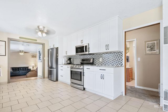 2152 E State Street, Eagle, ID 83616