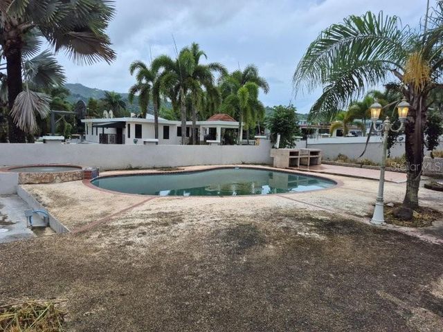 Km. 5.0 CARR 830, Bayamon, PR 00956