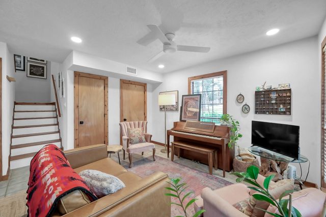 41 Hunters Creek Drive, Huntsville, TX 77340