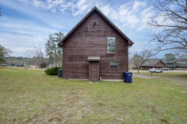 41 Hunters Creek Drive, Huntsville, TX 77340