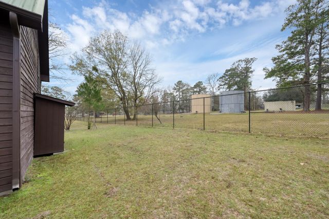 41 Hunters Creek Drive, Huntsville, TX 77340