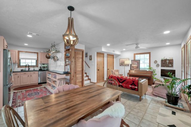 41 Hunters Creek Drive, Huntsville, TX 77340