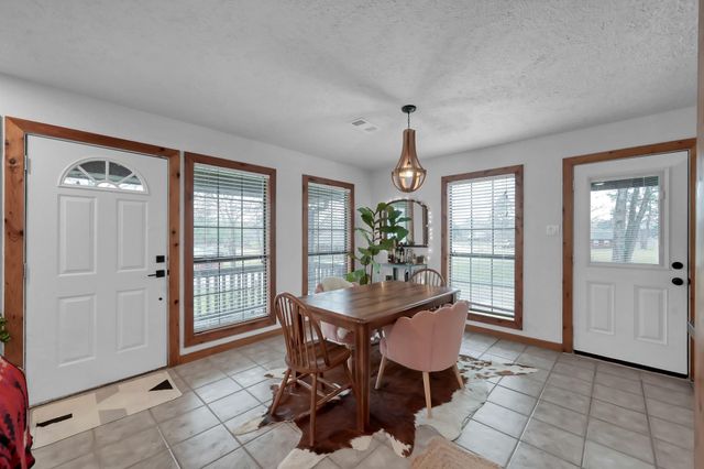 41 Hunters Creek Drive, Huntsville, TX 77340